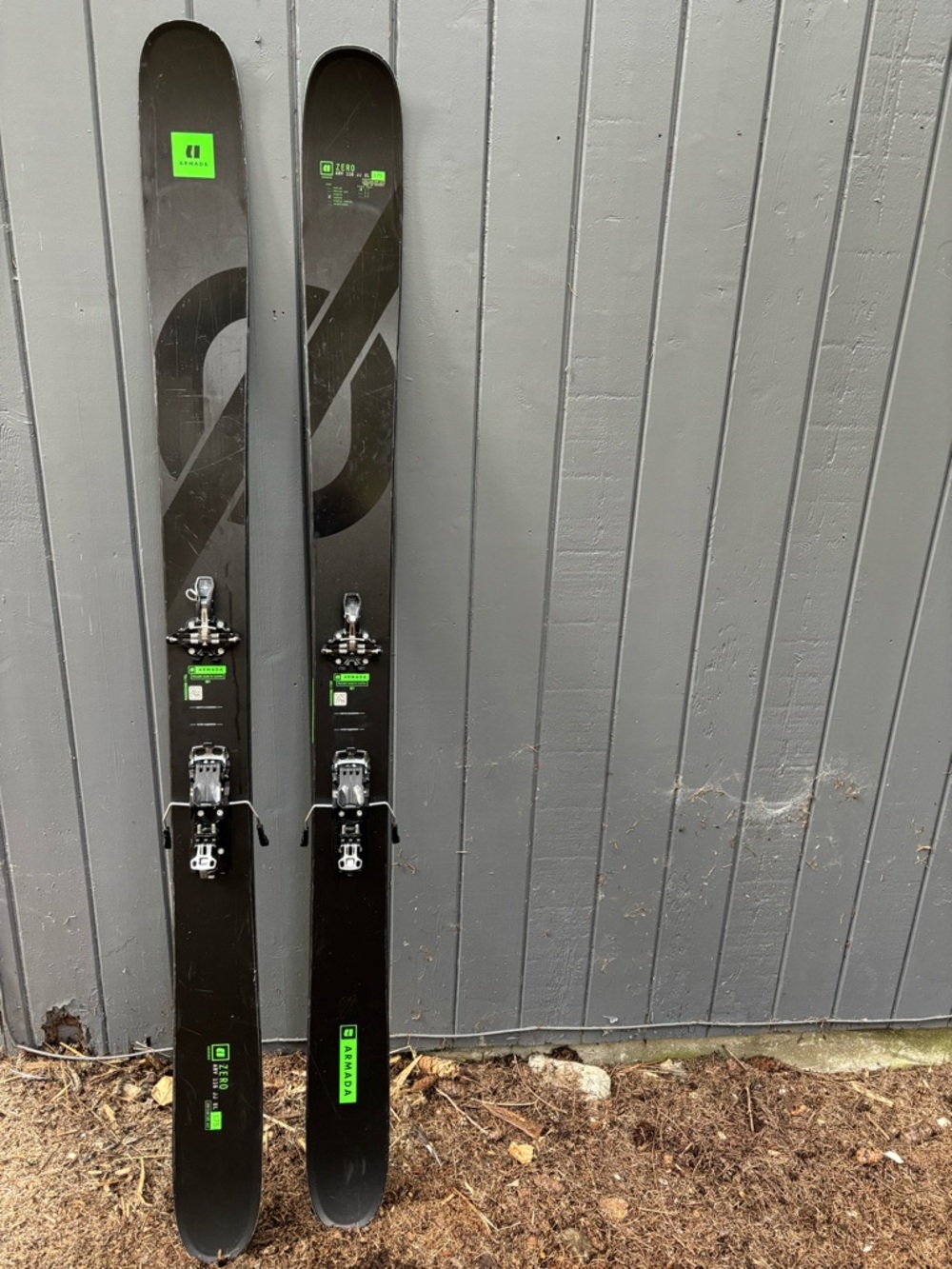 Armada ZERO ARV 116 JJ UL 175 cm - Black with Neon Green Graphics